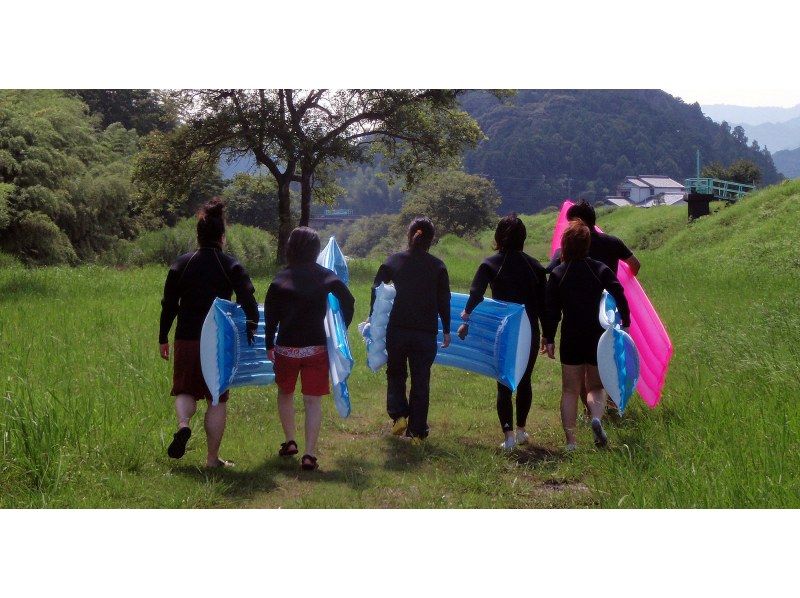 【徳島・海陽町】母川ビーチマット漂流旅行の紹介画像