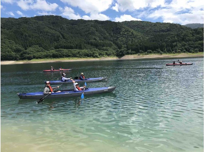 【岐阜県・御母衣湖】☆簡単カヌーツアー☆初めて、ファミリー大歓迎☆４才から参加OK！の紹介画像