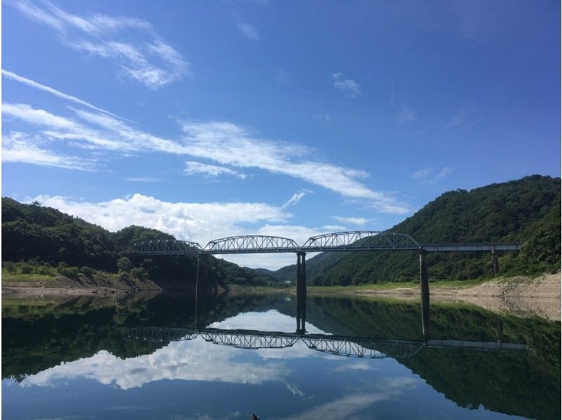 【岐阜県・御母衣湖】☆簡単カヌーツアー☆初めて、ファミリー大歓迎☆４才から参加OK！の紹介画像