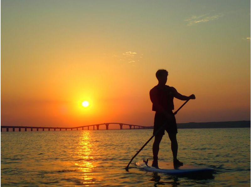 【宮古島/夕方】選べるサンセットSUP/カヌーツアー★極上の夕焼け★当日申し込みOK★写真データ無料★【学割対象プラン】の紹介画像