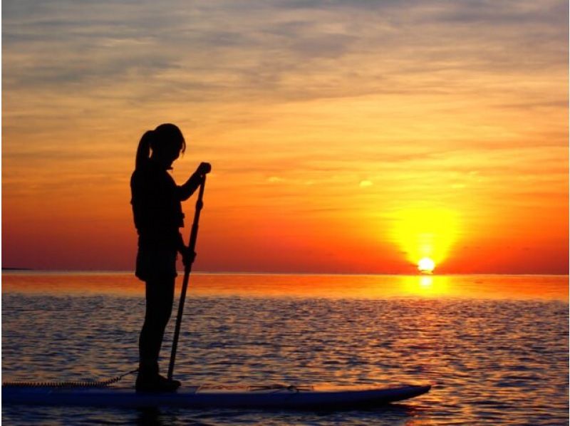 [Miyakojima/Evening] Only held in winter ★ Experience the magic hour with your whole body! Sunset SUP/Canoe & Starry Sky Jungle Night Tourの紹介画像