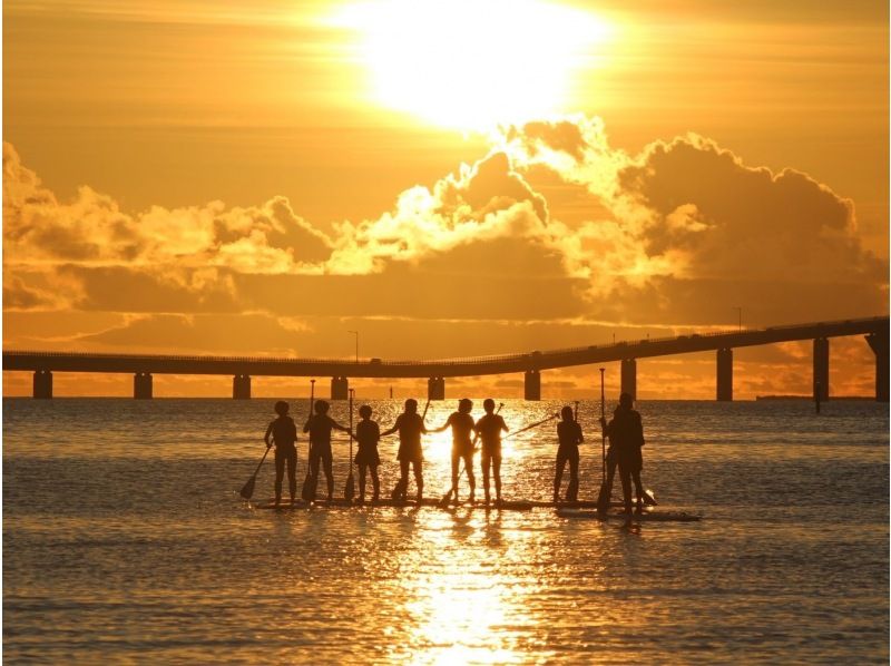 [Miyakojima/Evening] Only held in winter ★ Experience the magic hour with your whole body! Sunset SUP/Canoe & Starry Sky Jungle Night Tourの紹介画像