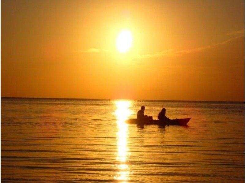 [Miyakojima/Evening] Only held in winter ★ Experience the magic hour with your whole body! Sunset SUP/Canoe & Starry Sky Jungle Night Tourの紹介画像