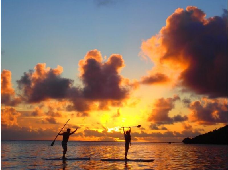 [Miyakojima/Evening] Only held in winter ★ Experience the magic hour with your whole body! Sunset SUP/Canoe & Starry Sky Jungle Night Tourの紹介画像