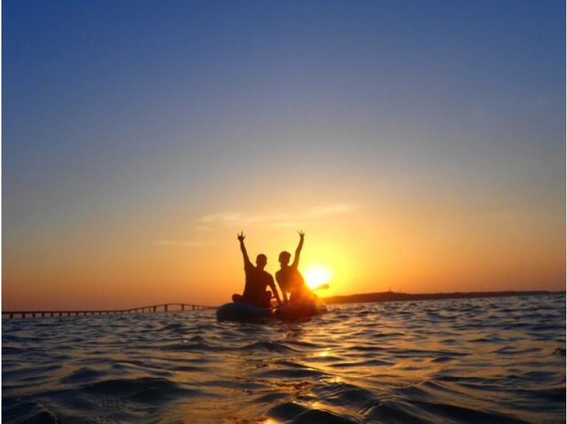 [Miyakojima/Evening] Only held in winter ★ Experience the magic hour with your whole body! Sunset SUP/Canoe & Starry Sky Jungle Night Tourの紹介画像