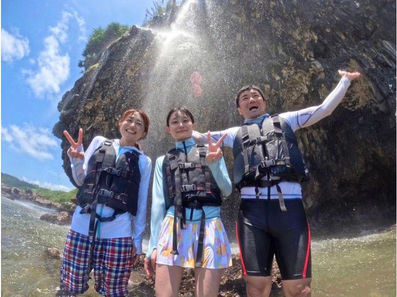 [Miyakojima/1 day] SUP x Pumpkin Cave Exploration x Canoe ★ Miyakojima Great Adventure Set ★ Pick-up and drop-off within the island OK! Free photos! [Student discount plan]の紹介画像