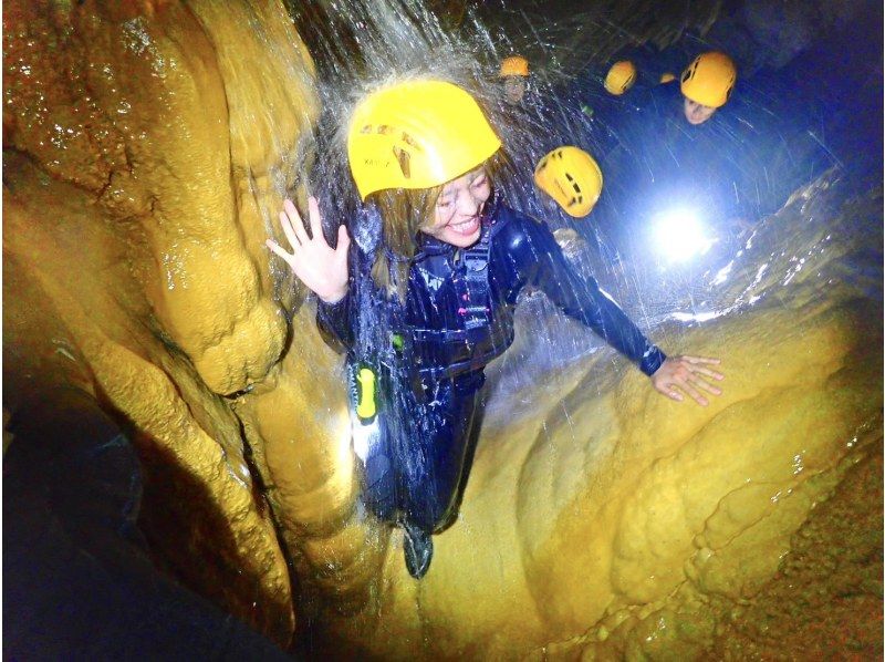 [Miyakojima/1 day] SUP x Pumpkin Cave Exploration x Canoe ★ Miyakojima Great Adventure Set ★ Pick-up and drop-off on the island OK! Free photos!の紹介画像