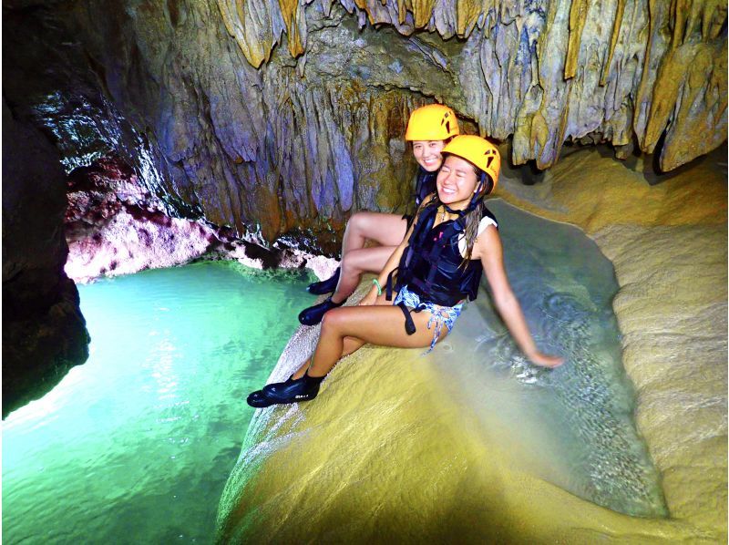 SALE! [Miyakojima/Half-day] Pumpkin Cave Caving & Sea Kayaking ★ Rare experience in Miyakojima's hidden area ★ Free photo data! Pick-up and drop-off on the island can be arranged!の紹介画像