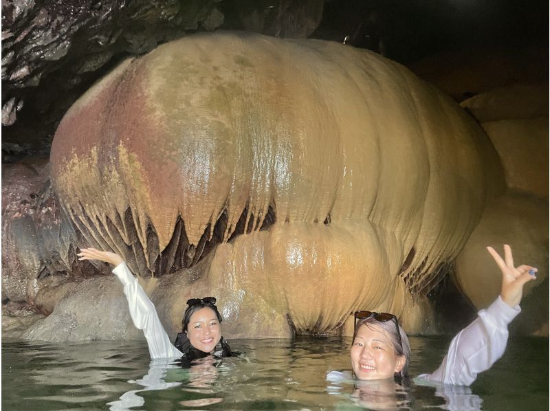 SALE! [Miyakojima/Half-day] Pumpkin Cave Caving & Sea Kayaking ★ Rare experience in Miyakojima's hidden area ★ Free photo data! Pick-up and drop-off on the island can be arranged!の紹介画像