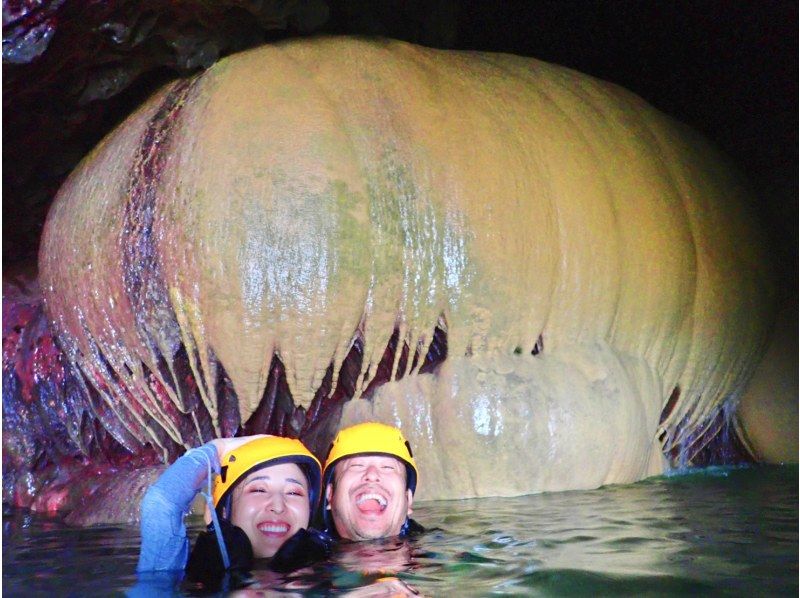 SALE! [Miyakojima/Half-day] Pumpkin Cave Caving & Sea Kayaking ★ Rare experience in Miyakojima's hidden area ★ Free photo data! Pick-up and drop-off on the island can be arranged!の紹介画像