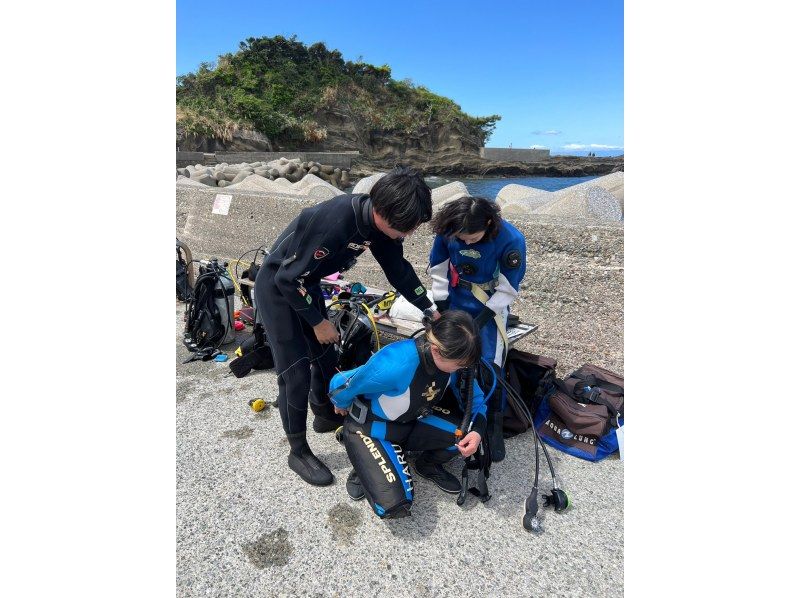 『渋谷駅/新横浜駅から木、金、土、日曜日/送迎無料＋ドライスーツ無料！』海を楽もう！セットプラン／スノーケル＆体験ダイビングの紹介画像