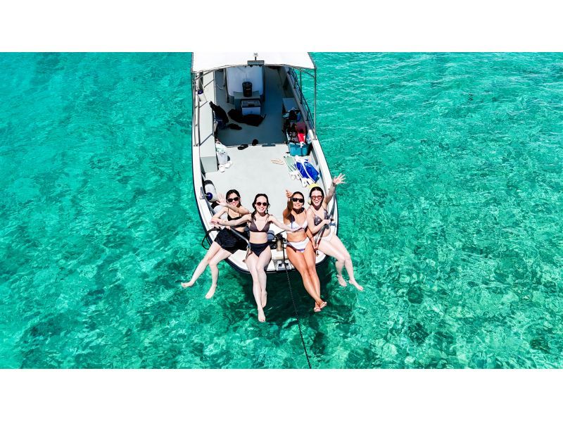 【沖縄・慶良間諸島】無人島でウミガメシュノーケリング&スキンダイビング★小さなお子様連れでも安心♪の紹介画像