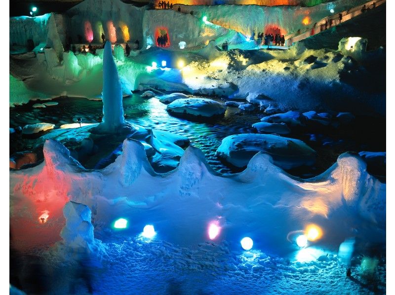 【北海道・札幌発着】流氷砕氷船『ガリンコ号III・IMERU』乗船＆幻想的な氷の祭典・層雲峡氷瀑まつりライトアップ欲張り日帰りツアーの紹介画像