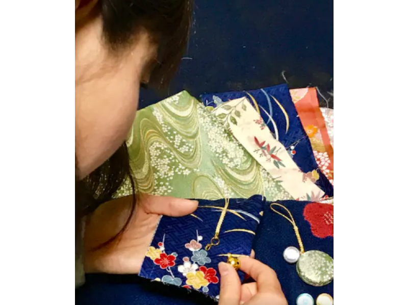 [Tokyo Asakusa] Put important photos and messages ♪ Make an original key ring using kimono fabric!の紹介画像