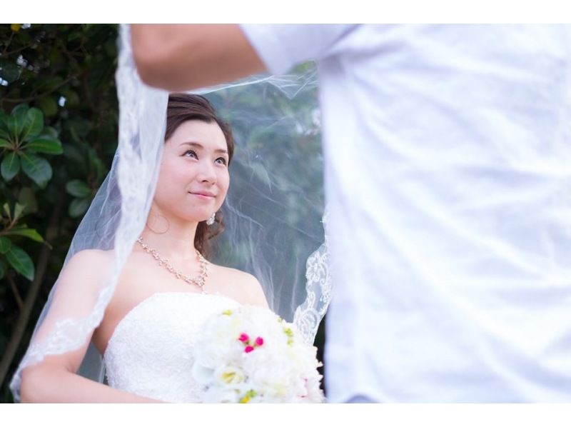 [Okinawa Honjima] A professional photographer takes pictures on the beach! Wedding photo high quality & lowest priceの紹介画像