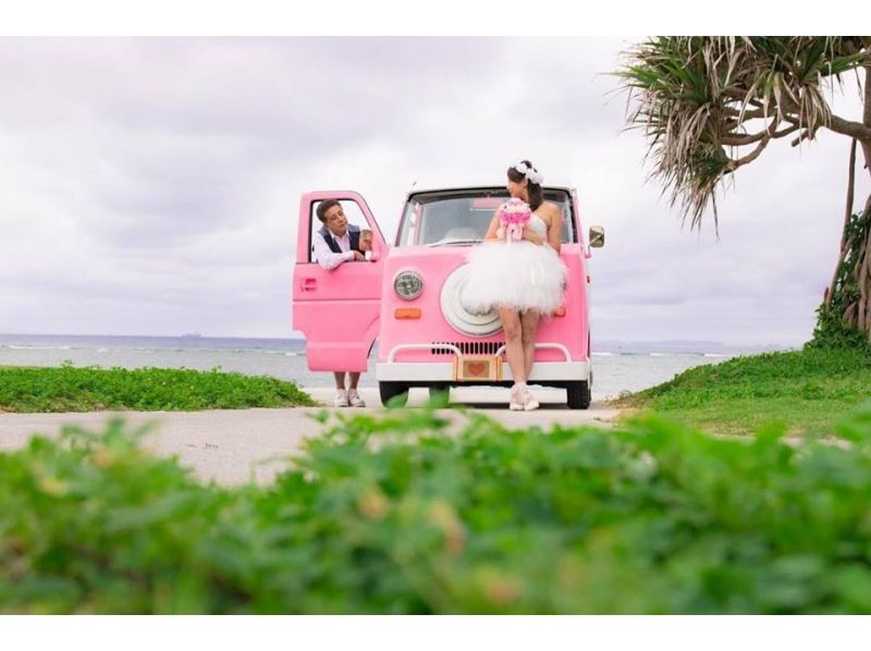 [Okinawa Main island]Naha Course with pick-up! Wedding photograph taken by a professional photographer on a white sandy beach High quality & lowest priceの紹介画像