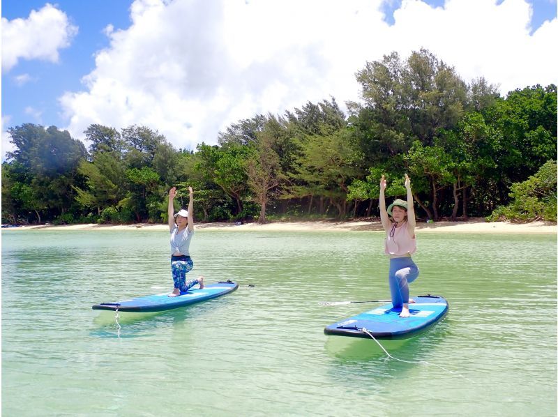 [Ishigaki Island] SUP yoga experience! Guided to a private beach Limited to one group の紹介画像