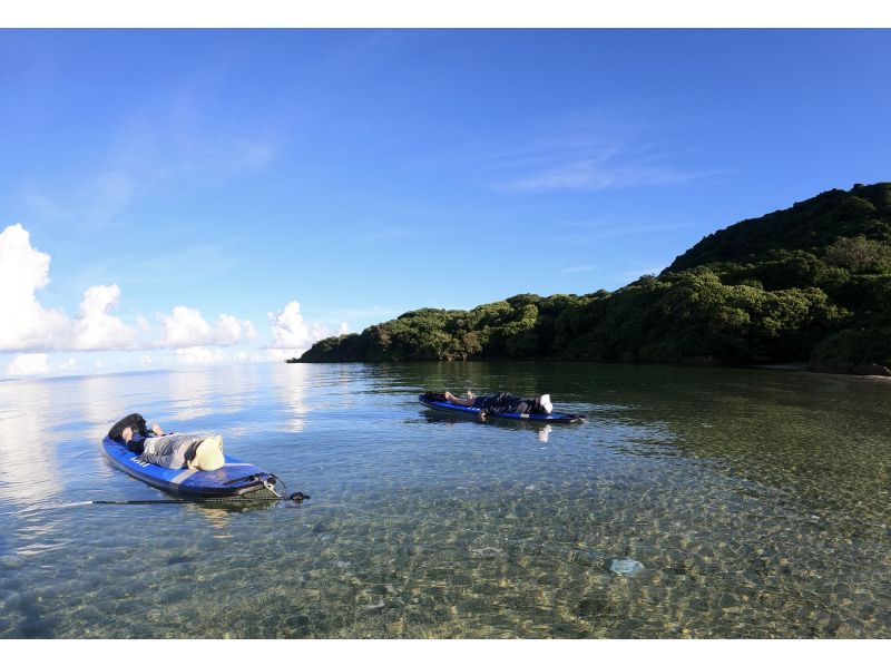 [Ishigaki Island] Private SUP yoga experience with photo and herbal tea (1 group per day)