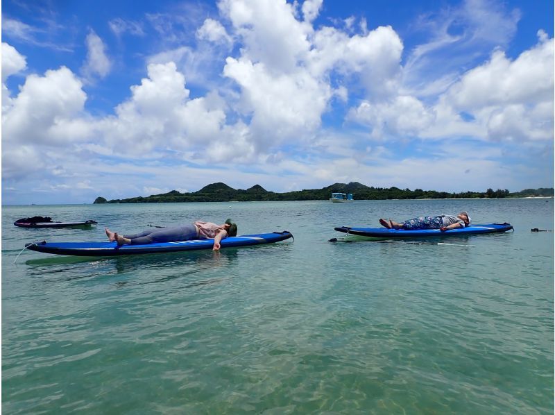 [Ishigaki Island] SUP yoga experience! Guided to a private beach Limited to one group の紹介画像