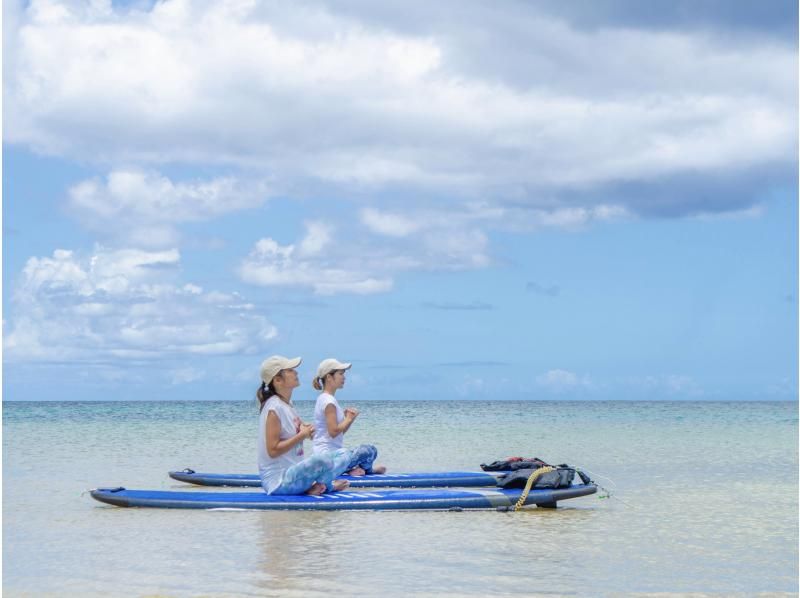 [Ishigaki Island] SUP yoga experience! Guided to a private beach Limited to one group の紹介画像