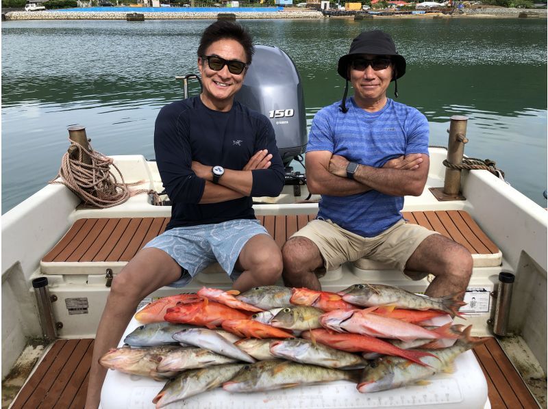 【鹿児島県・奄美大島】手ぶら船釣り１日コース ※おにぎり付き＆釣った魚を食べるまでご案内！の紹介画像