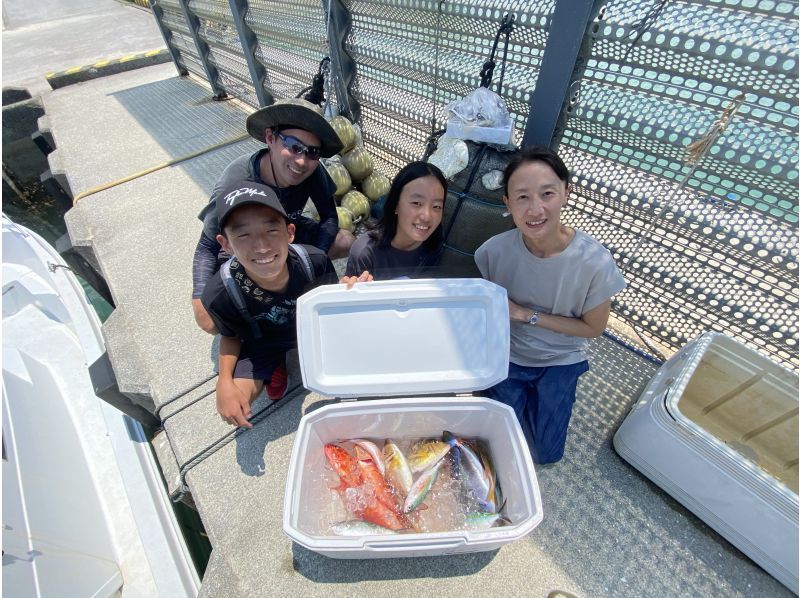 【沖縄北部・オクマ】地元漁師と一緒に沖縄の県魚グルクン（タカサゴ）釣り又は底物（そこもの）船釣りツアーの紹介画像