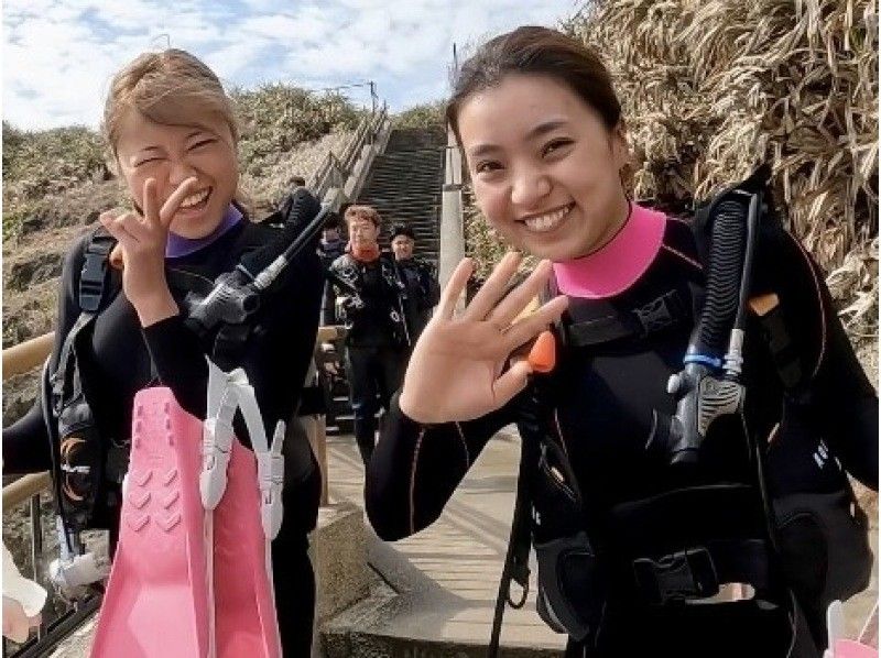 【沖縄本島・青の洞窟・貸切体験ダイビング】『高確率』ボートで青の洞窟へ★持ち物は水着だけ★当日予約OK★お1人様大歓迎★バナナボート有★の紹介画像