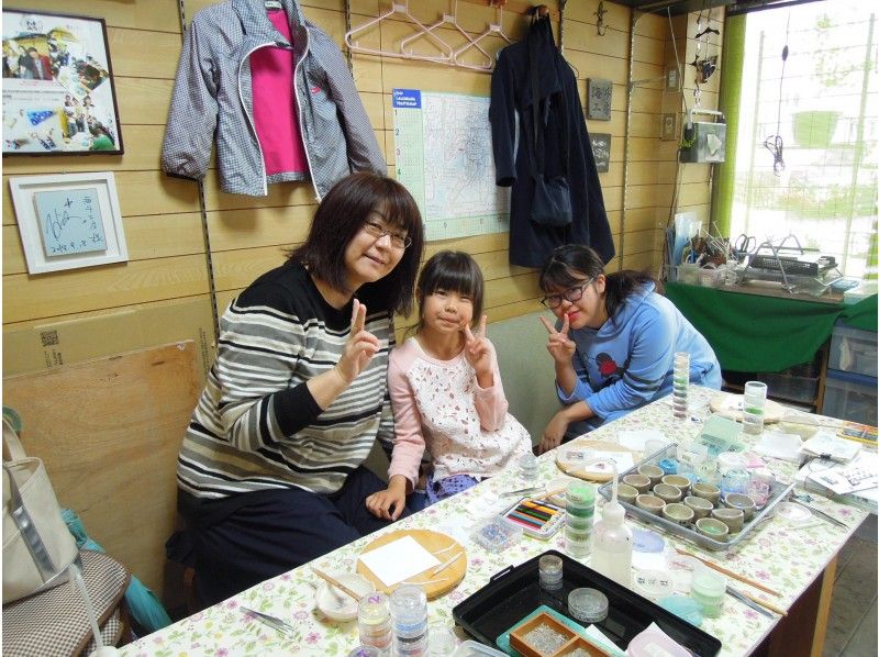 【오사카· 타 마츠 쿠리】 어린이도 즐길 수있다! 유리 칠보 액세서리 제작 체험の紹介画像