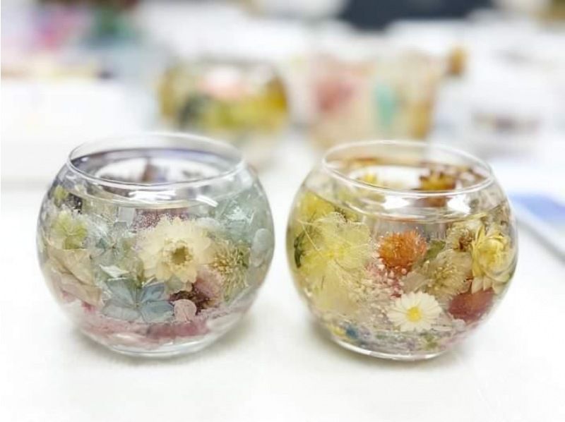 透明ジェルにお花が映える♪【ボタニカルキャンドルホルダー 丸型】リラックスタイムに♪クリスマスやイベントにも！の紹介画像