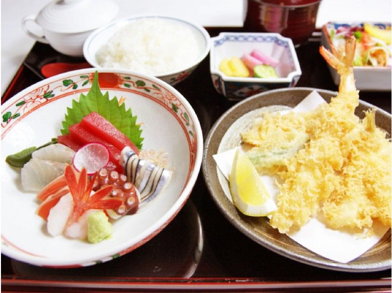 皇居・大嘗宮一般公開見学＆皇室ゆかりの明治記念館にて和食御膳のお食事付【15422】の紹介画像