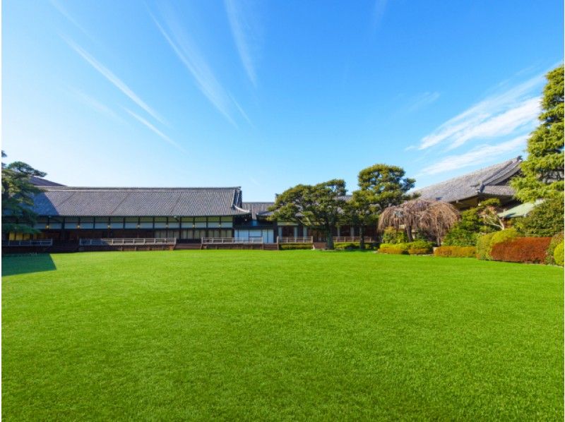 皇居・大嘗宮一般公開見学＆皇室ゆかりの明治記念館にて和食御膳のお食事付【15422】の紹介画像