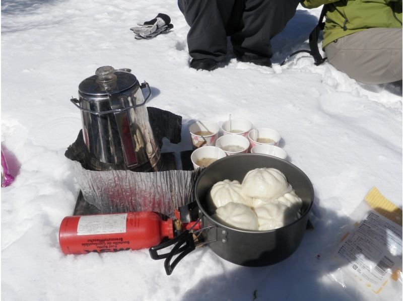 【栃木県・那須高原】極上の雪上熱々ランチ!「那須スノーシュートレッキング」温泉付き（茶臼岳山麓）の紹介画像