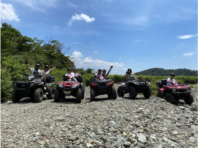 [ATV Buggy 60 นาที] ทิวทัศน์อันงดงามของภูเขาฟูจิและทัศนียภาพรอบด้านสำหรับตัวคุณเอง! หลักสูตรระยะยาวภาคภูมิใจ (วิ่ง 6 กม.)の紹介画像