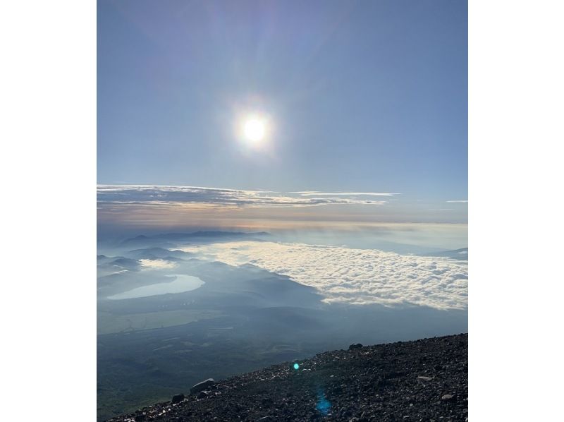 【静岡・富士山】『富士登山ツアー2025・スタンダードプラン』少人数制（3名様から催行）《2025/7/10～9/10開催》の紹介画像