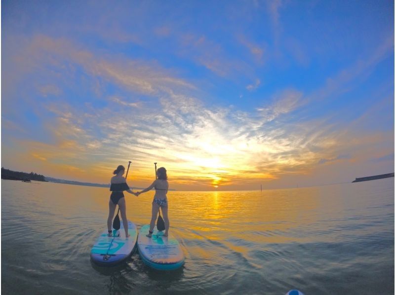 【沖縄本島・サンセットサップ】セール実施中★茜色の絶景に″癒″しを感じる心のエステ★プロカメラマンが撮影★夕暮れからの贅沢ツアー★の紹介画像