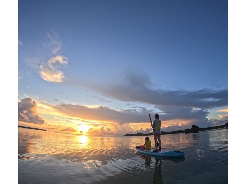 【沖縄本島・サンセットサップ】セール実施中★茜色の絶景に″癒″しを感じる心のエステ★プロカメラマンが撮影★夕暮れからの贅沢ツアー★の紹介画像