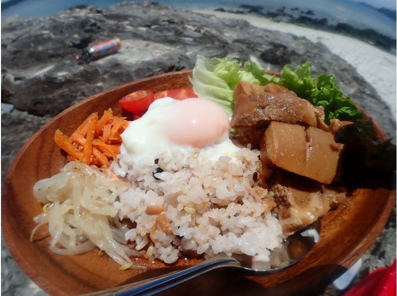 [座間味村/赤島舉行約6小時]海上皮艇午餐午餐的喀拉瑪藍一日遊の紹介画像
