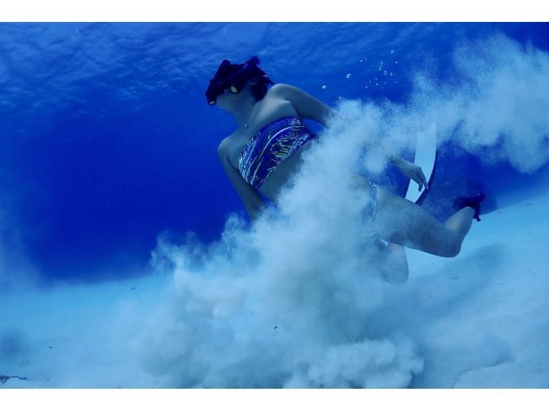 [โอกินาว่า/ เกาะอิชิงากิ] ☆หลักสูตรครึ่งวันแนะนำ ☆ดำน้ำตื้น! (เช้า/บ่าย) รวมของขวัญภาพถ่ายใต้น้ำ!の紹介画像