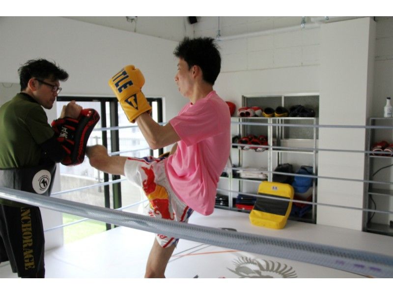 【福岡・博多】初心者や女性も安心して始められる！キックボクシング体験トレーニングの紹介画像