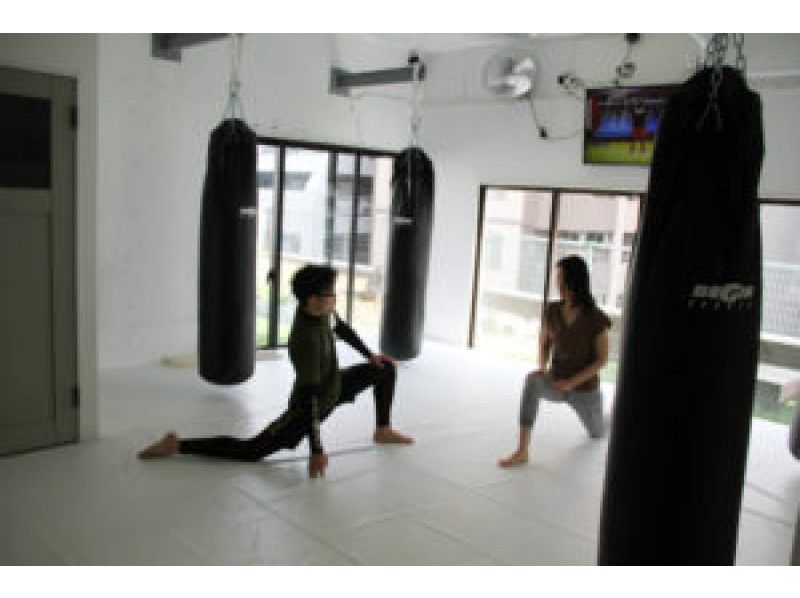 [Fukuoka/ Hakata] Beginners and Female can start with peace of mind! Kickboxing group lesson experienceの紹介画像