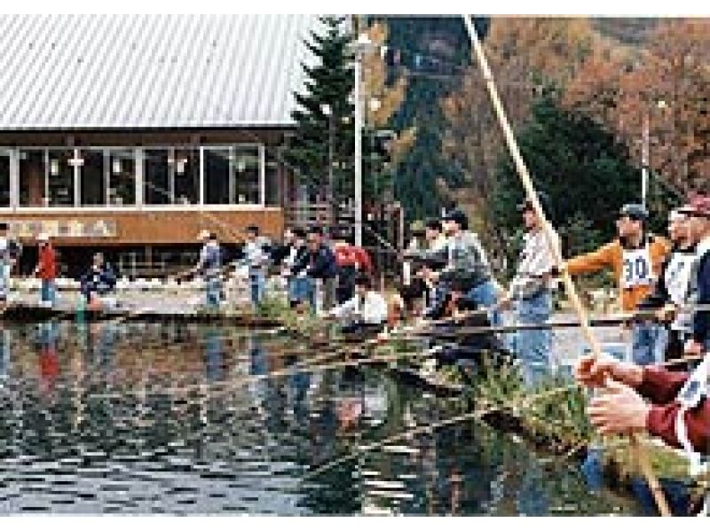【山形・蔵王】ガイド付絶景お釜ご来光と雲海鑑賞！自分で釣ったニジマスと地元食材の絶品朝食付！6歳～OKの紹介画像