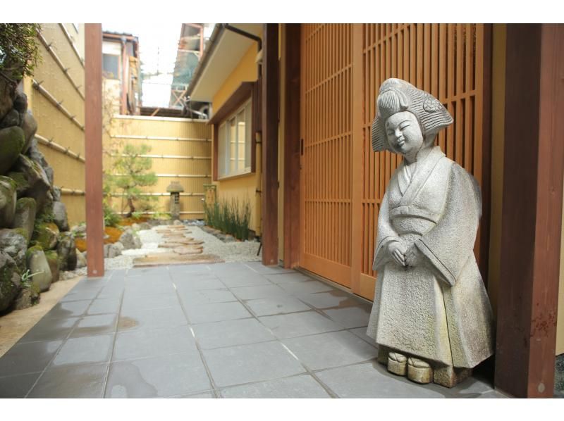 [Kyoto, Kiyomizu-dera Temple] Experience being a maiko at a reasonable price! Maiko photo shoot plan 18,000 yen → 8,900 yen (excluding tax)の紹介画像