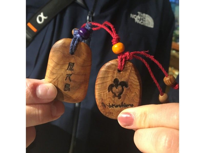 【鹿児島・屋久島】とっても簡単！屋久杉を磨いてアクセサリー作り（ストラップ、バッグチャームなど）の紹介画像