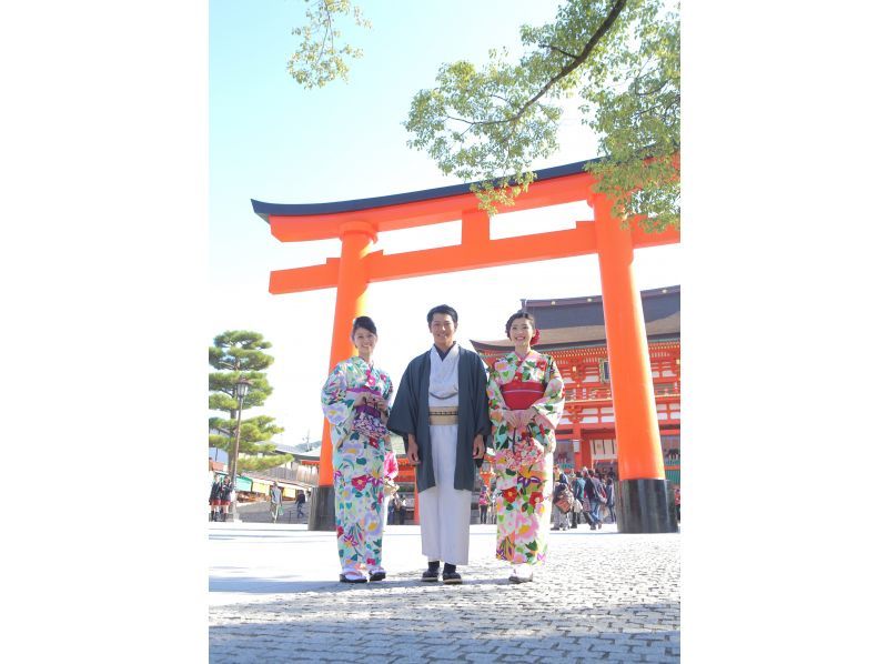 "SALE!" [Kyoto, Kiyomizu-dera Temple] 3-minute walk to Kiyomizu-dera Temple 2,980 yen (excluding tax) Kimono plans for women, men and children Same-day reservations possible (by phone only)の紹介画像