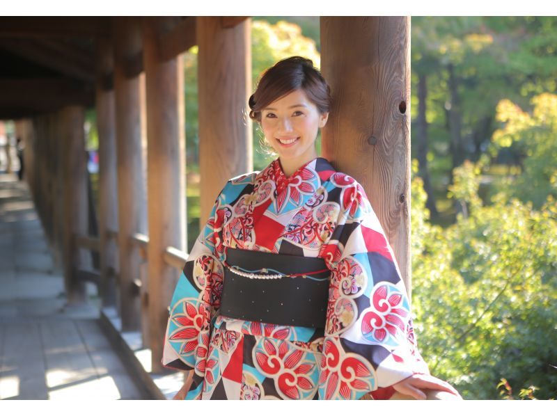 [Kyoto, Kiyomizu-dera Temple] 3-minute walk to Kiyomizu-dera Temple. "Cherry Blossom Viewing" in a kimono, 2,980 yen (excluding tax). Kimono plans for women, men and children. Same-day reservations also possible (by phone only).の紹介画像