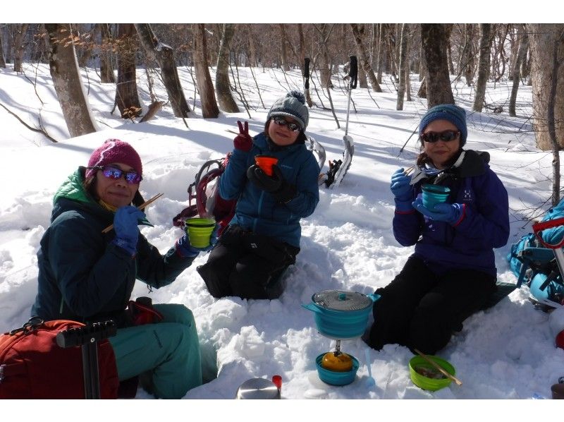 [กุมมะ・ มินามิคามิ] ฉันสนุกกับฤดูหนาวเป็นอย่างมาก!กิจกรรมเดินหิมะ(Snowshoes)คอร์สวันไฮกุの紹介画像