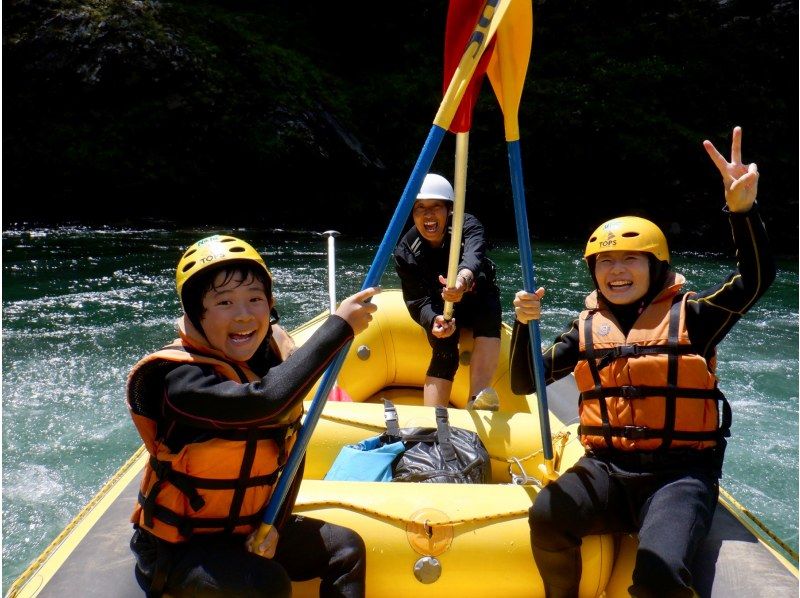 [Shikoku/Yoshino River] Yoshinogawa Rafting Kochi Rapids Oboke Short Course OK for junior high school students Free photo gift!の紹介画像
