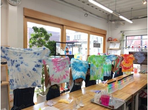 広島 福山 広島のアーティストmakoさんのデザインプリント入りtシャツにグルグル模様の染め体験 アクティビティジャパン