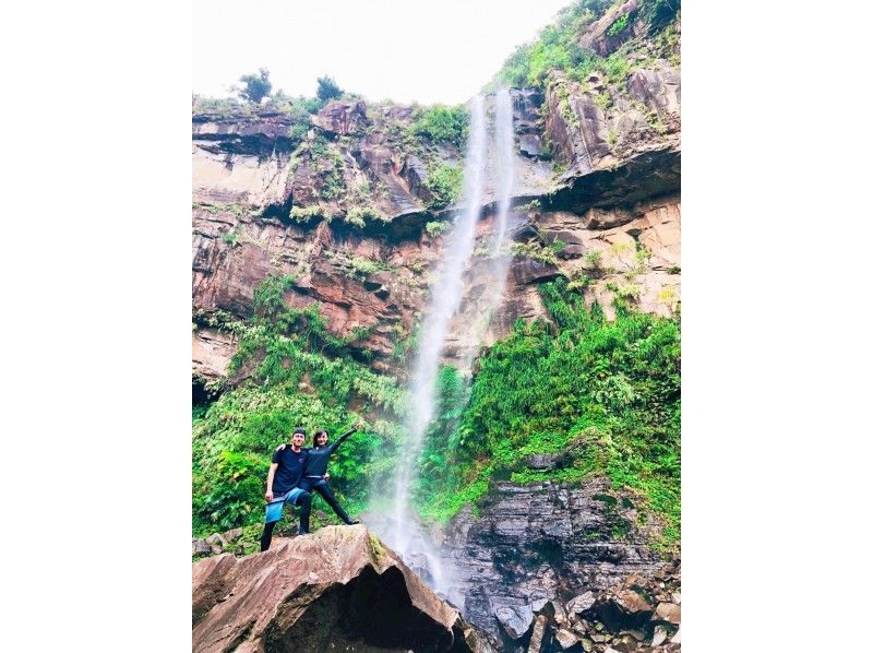 [Okinawa Iriomote Island] Capacity 7 people, small group tour ☆ Popular No. 1. Pinaisara Falls Half-day PM Waterfall basin only Canoe & trekkingの紹介画像