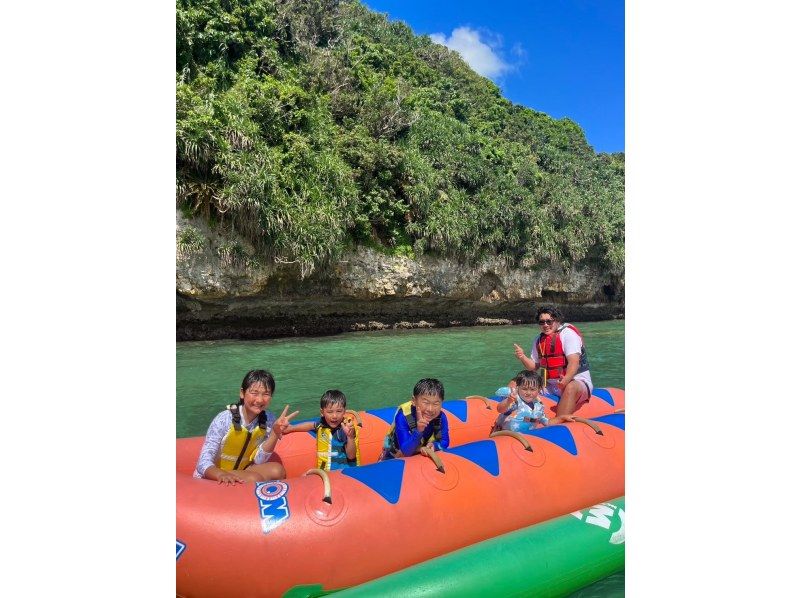 [Okinawa / Kouri Island] Experience with a secure charter for each group! Easy marine experience ♪ Classic banana boat 15 minutes planの紹介画像